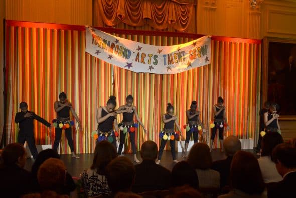 Michelle Obama anunció que ese programa se "cuadruplicará" en tamaño este otoño, con un total de 35 escuelas en 11 estados de todo el país.