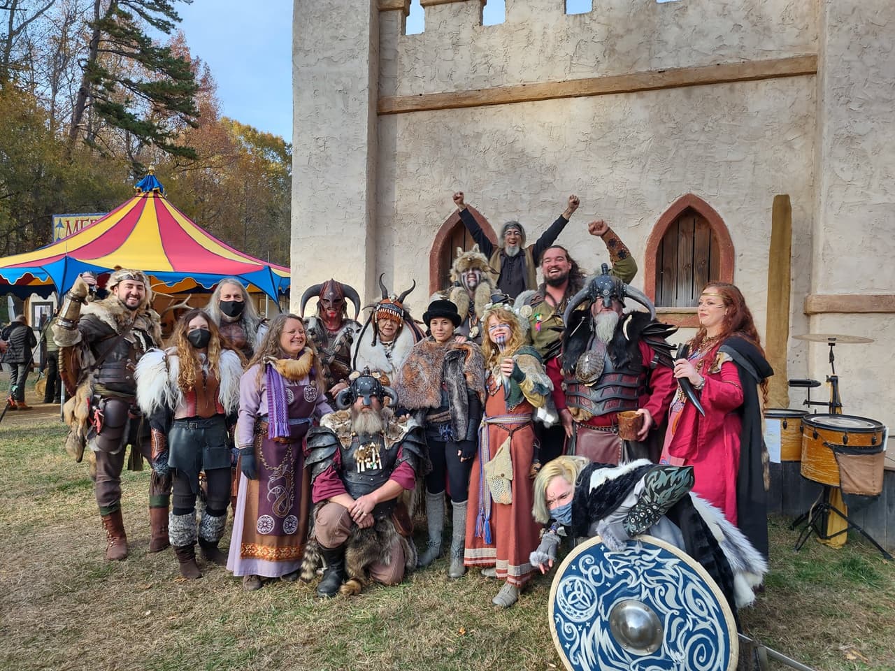 <b><a href="https://www.thevikingexperiencenc.com/" target="_blank">The Viking Experience (26 y 27 de marzo)</a></b>: The Viking Experience celebra un festival en los hermosos terrenos del Granville Expo Center del 26 al 27 de marzo en Oxford. Únete a ellos y a sus personajes interactivos en un inmersivo fin de semana con temática vikinga. Disfruta de actividades infantiles, acróbatas, música, juegos y baile.