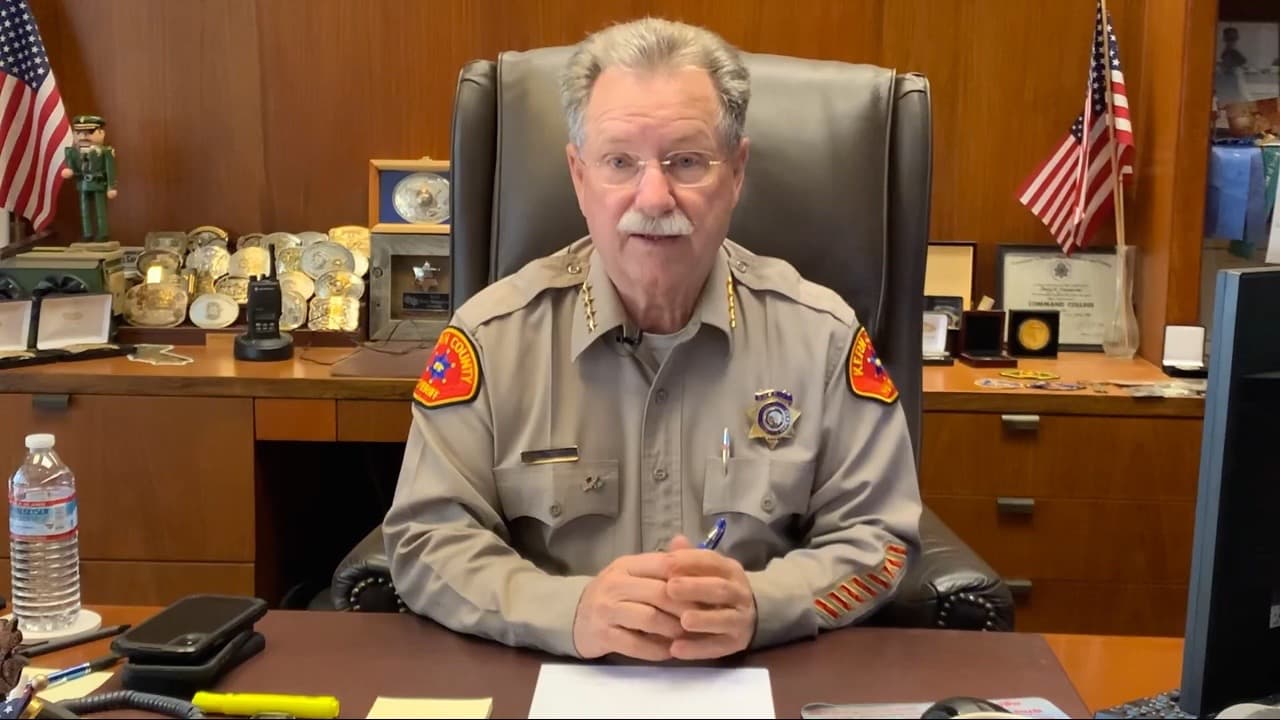 Frustrante y vergonzoso: Sheriff de Kern habla sobre escándalo de venta de drogas en su oficina