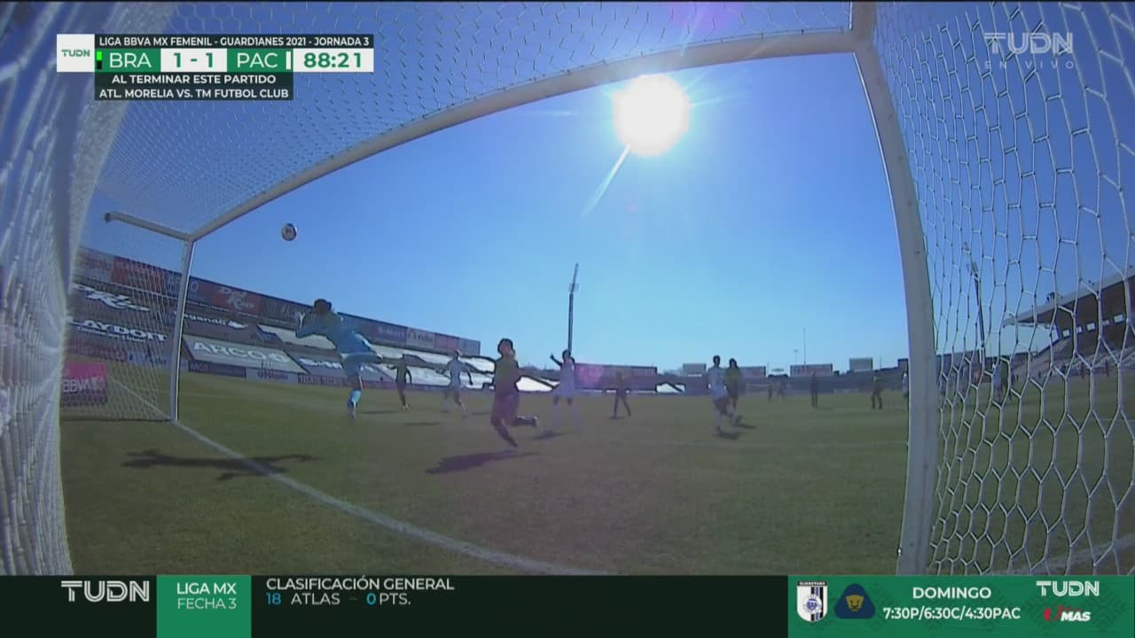 ¡Preciosa estampa! Esthefanny Barreras le niega el 2-1 a Bravas