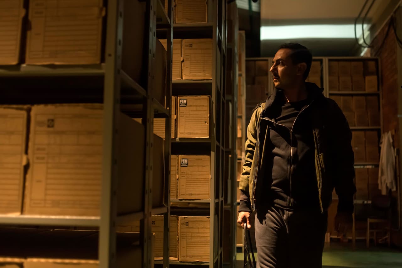 Con la ayuda de un compañero de la Procuraduría General de México, obtuvo los archivos secretos del general Blanco.