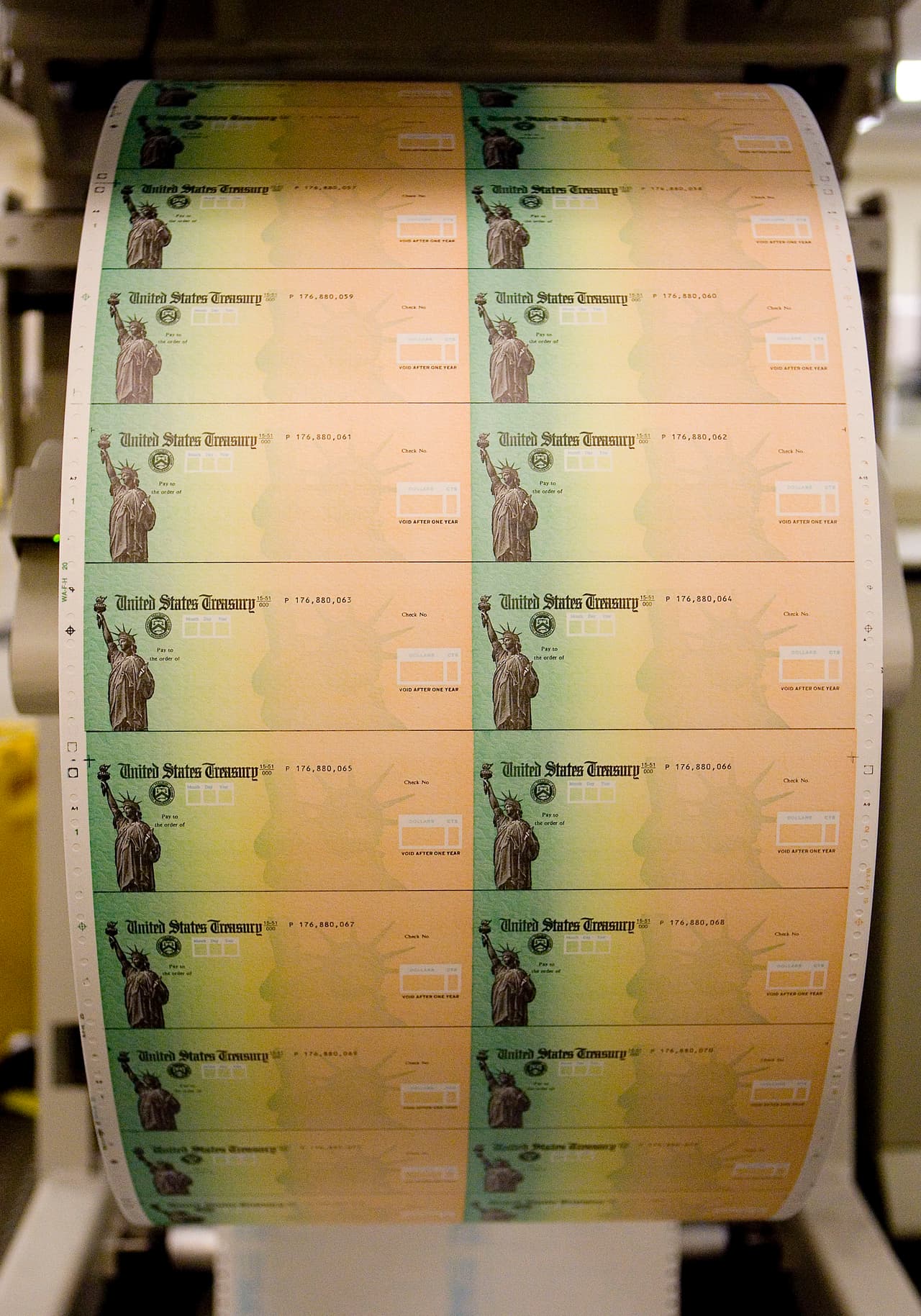 Un pago mensual de 2,000 dólares hasta el final de la pandemia de coronavirus. Esto ha sido propuesto por la senadora Kamala Harris.