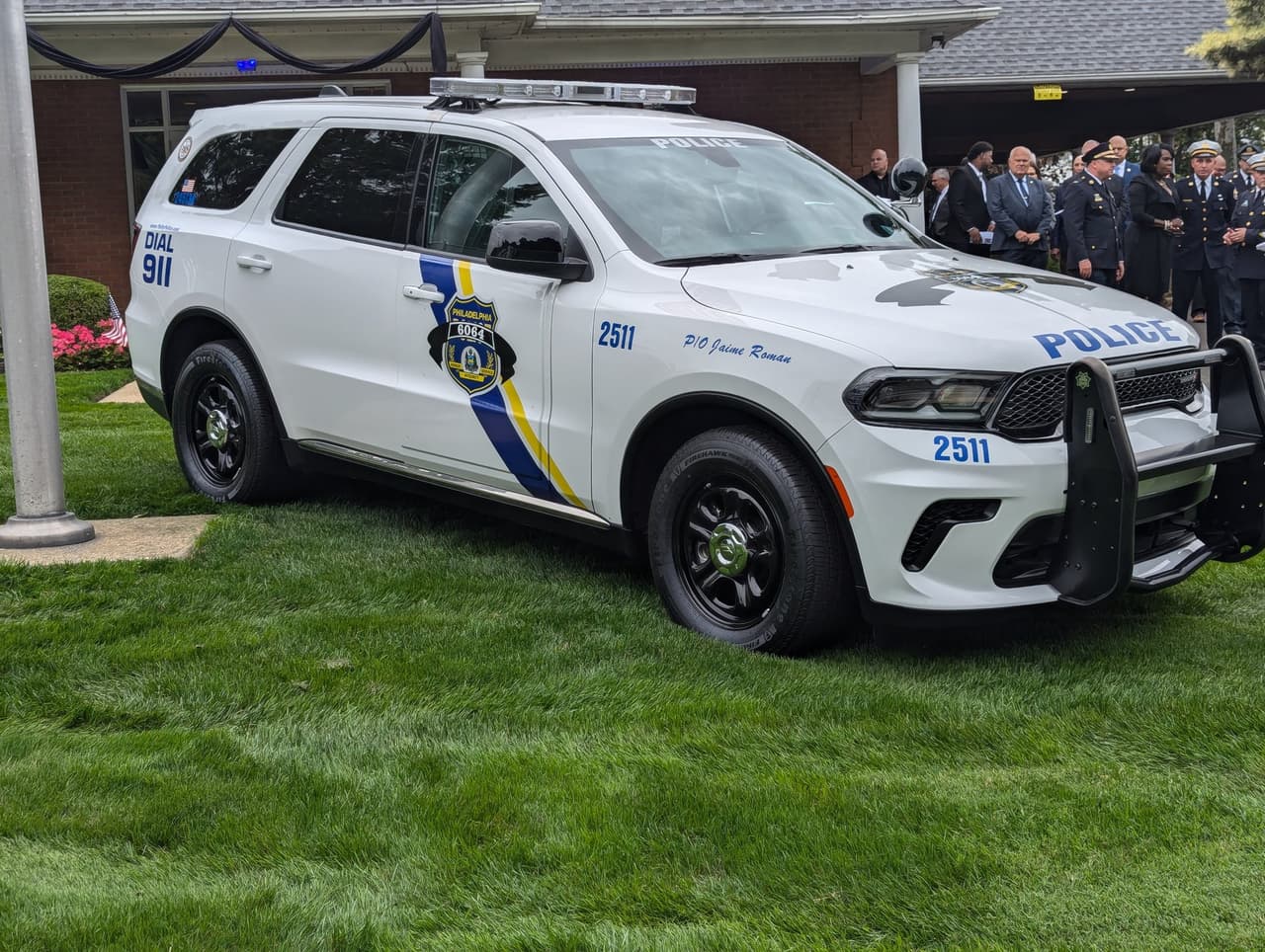 “El compromiso inquebrantable de Jaime de servir y proteger a nuestra comunidad fue una inspiración para todos nosotros", dijo en la publicación el comisionado Bethel.