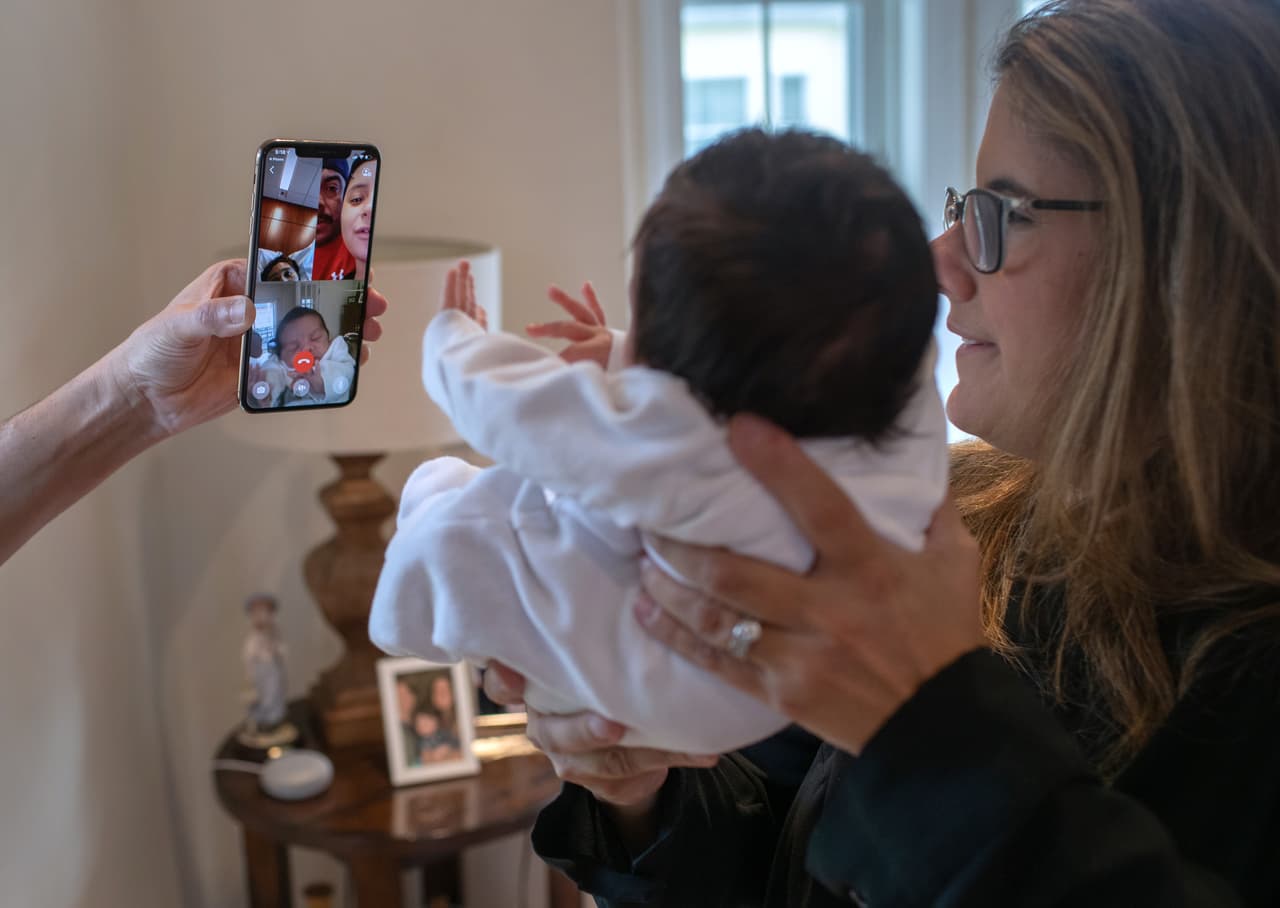 Luego de dos semanas y media del nacimiento Zully pudo establecer una llamada con Lira para conocer a su hija a través del teléfono, cuando aún estaba hospitalizada. Esto sucedió el 20 de abril.
