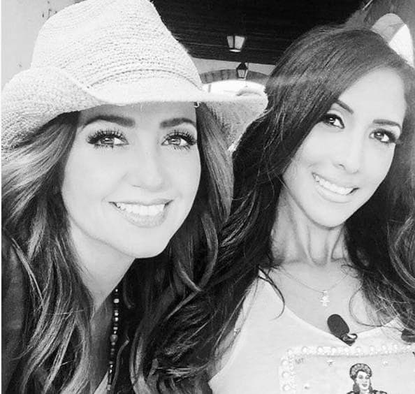 Lo que mejor combina con un sombrero es una actitud segura y positiva.