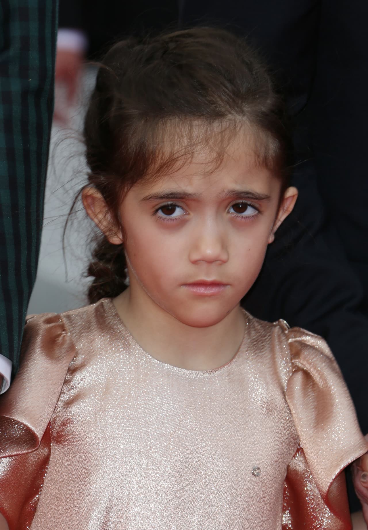 En 2016 Salma Hayek reveló cómo es la educación que recibe Valentina Paloma: "Intento promover su creatividad, su individualidad y respeto quién es ella. Trato de que aprecie la naturaleza, los animales, a las personas y la comida".