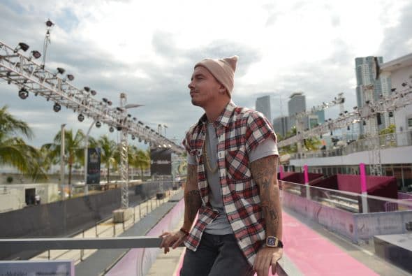 Imagínate como va a enamorar en la alfombra.