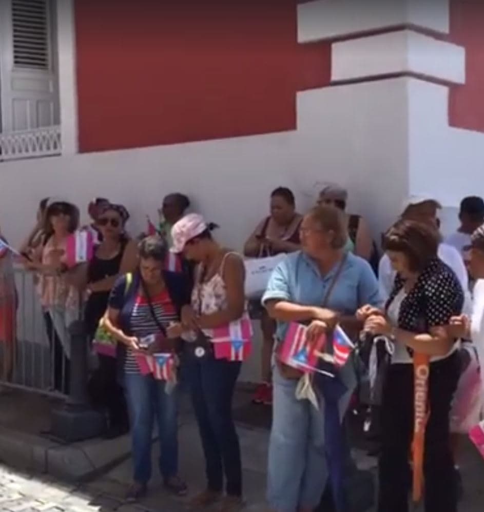El gobernador Alejandro García Padilla realizó un evento en La Fortaleza donde se reconoció la labor de los atletas puertorriqueños y se le dio una medalla simbólica a los atletas Javier Culson y Franklin Gómez.