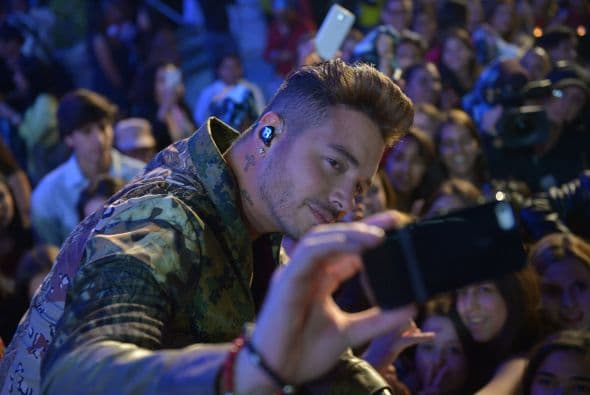 Se tomó algunas fotos con las fans.