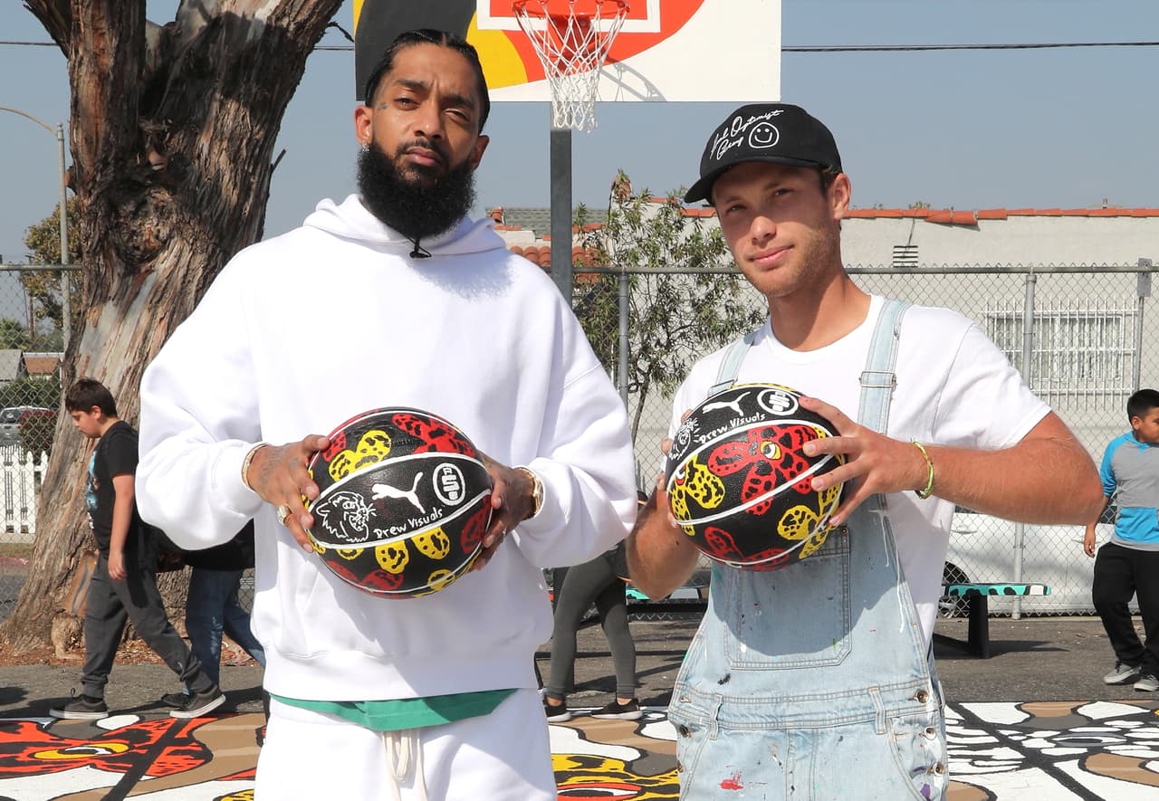 También participaba en eventos de la marca en torno al basquetbol en los que podía saltar a la duela y cantar.