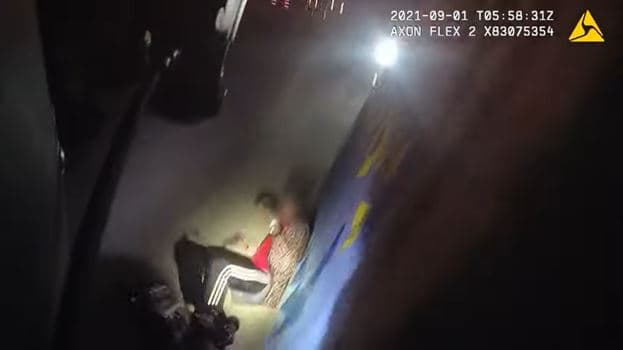 La policía de Dallas reveló un nuevo video sobre una balacera involucrando a oficiales