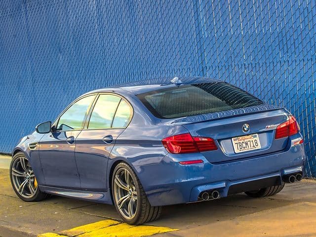El actual M5 posee un motor V8 de 4.4 litros doblemente turbocargado, que produce una potencia total de 560 caballos.