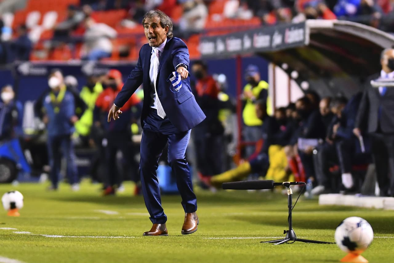 Pasado el cuarto de hora crítico en el Alfonso Lastras, Atlético San Luis retomó el balón y comenzó a desplegar su juego; las llegadas de peligro no tardaron en llegar.