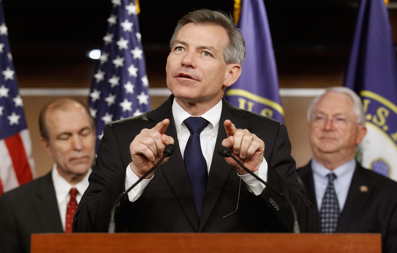 Congresista republicano de Arizona admitió 11 violaciones de ética y pagará una multa de $50,000