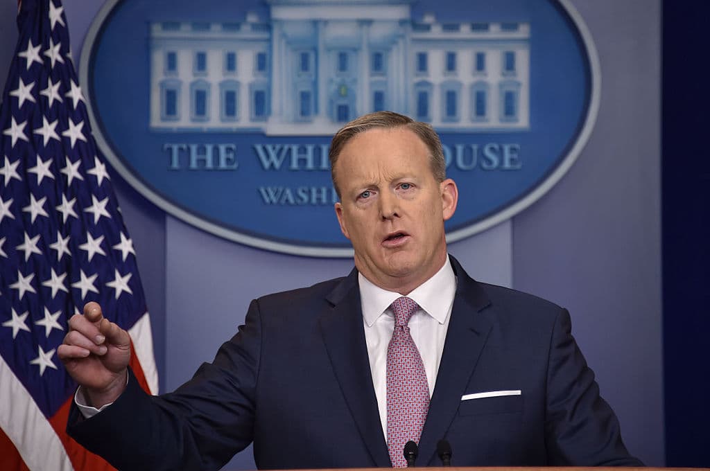 Preocupado por las filtraciones de sus llamadas telefónicas, Trump ordena una investigación