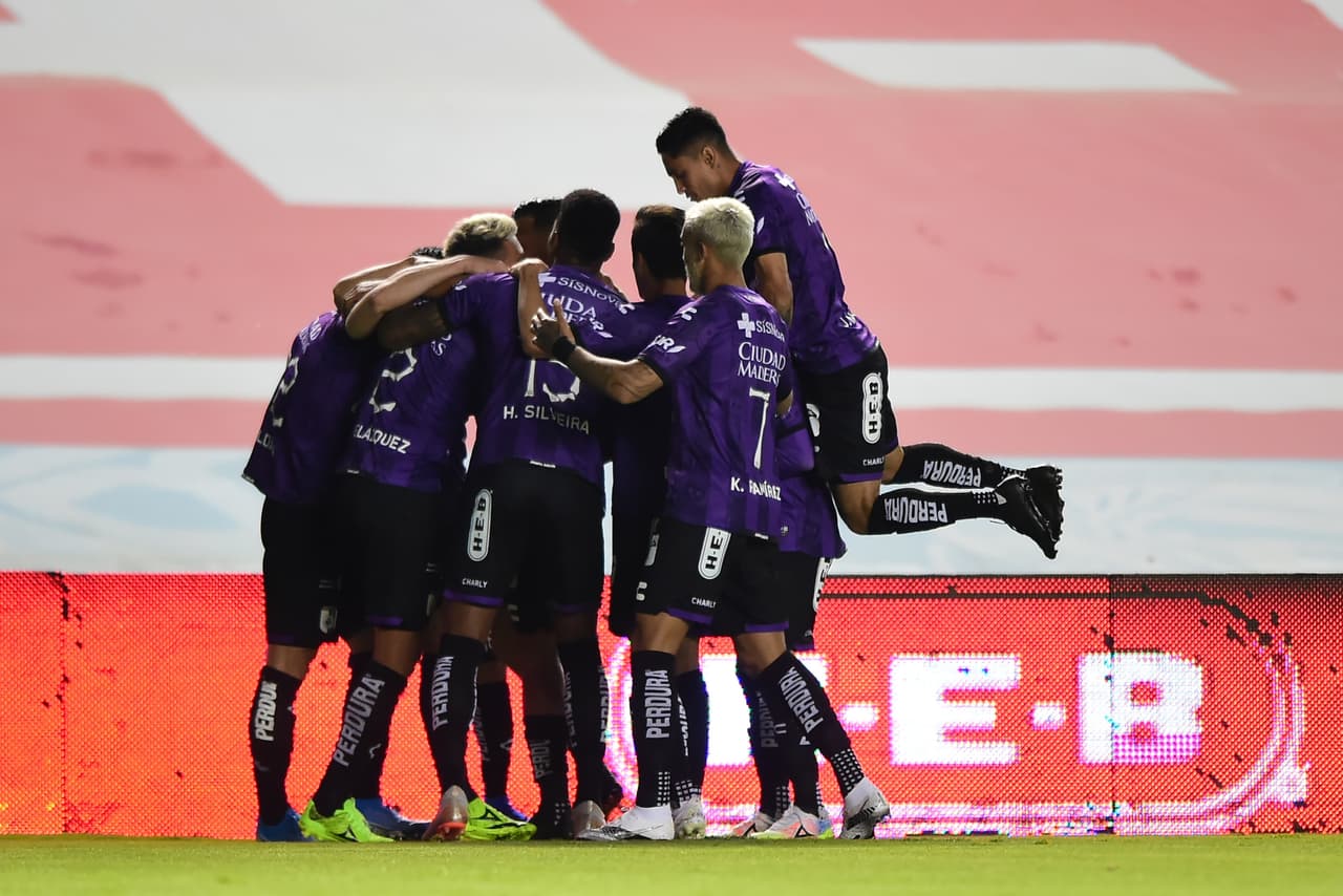 Con gole de Jualián Velázquez, Hugo Silveira, Jordi Cortizo y Vladimir Loroña, Gallos y Xolos nos regalan un entretenido empate en la Corregidora.