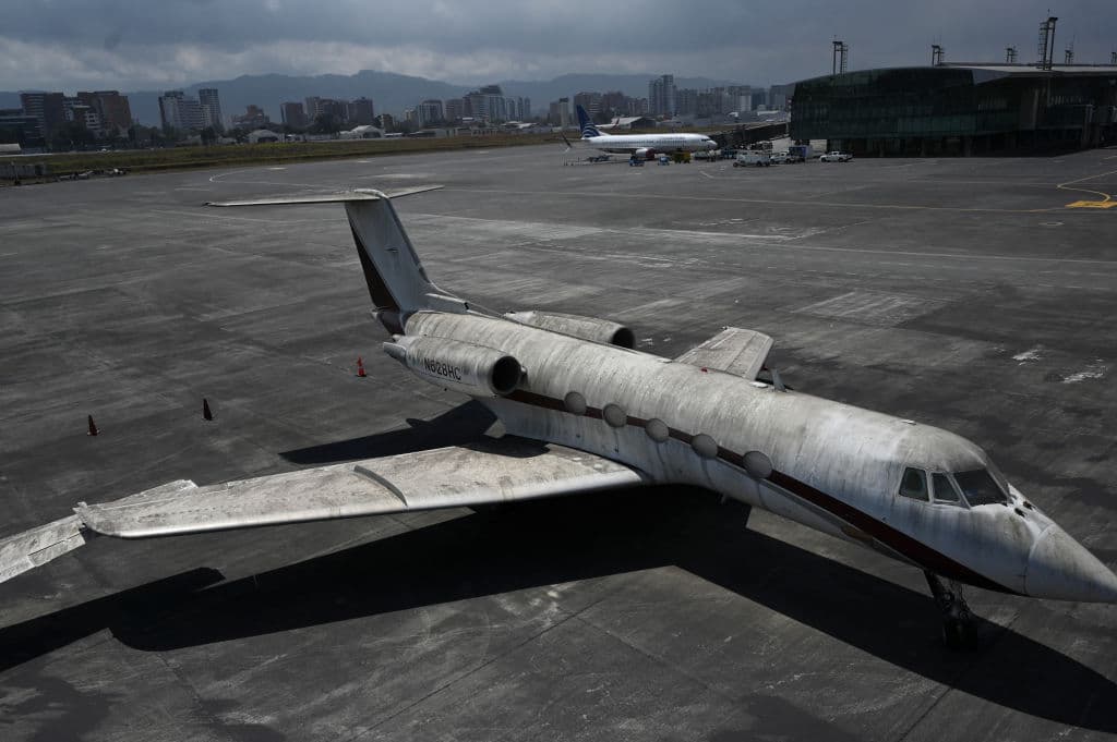 <b>Cierre del aeropuerto.</b> La ceniza del Pacaya caída sobre la capital guatemalteca obligó a cerrar el principal aeropuerto del país, La Aurora, durante 24 horas el 23 de marzo.