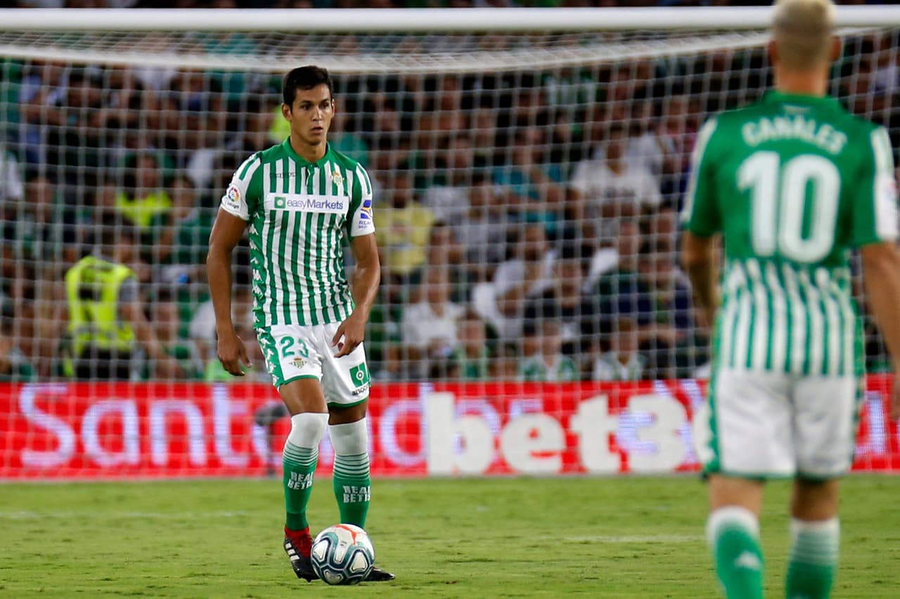 Los Béticos trataban de presionar pero no fueron capaces de generar ocasiones de peligro en la primera mitad.