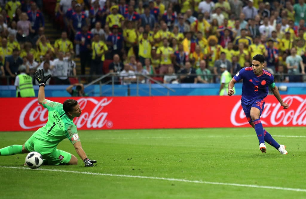 Y fue hasta el minuto 70 cuando 'El Tigre' Falcao se estrenaría anotando un gol en una Copa del Mundo. El delantero del Mónaco quedó mano a mano con el arquero Szczesny.