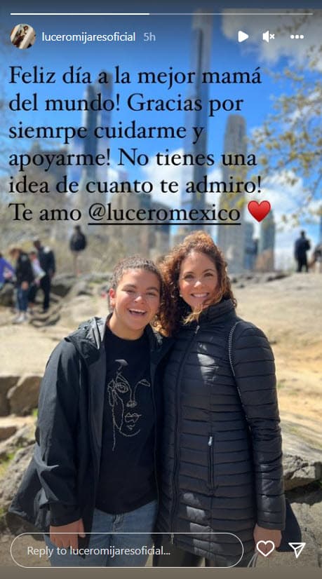 <b>Lucero Mijares</b> compartió esta fotografía junto a 'La Novia de América' para reiterarle su admiración.