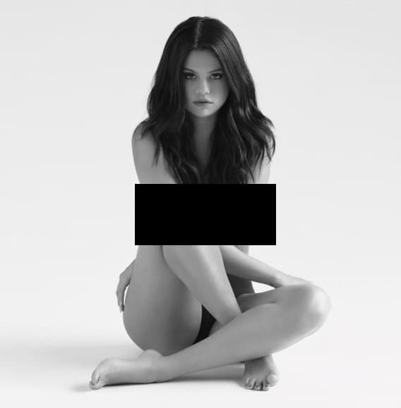 Entre los desnudos más hot de 2015 también estuvo el de Selena Gomez, que dejó a todos con la boca abierta.