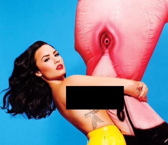 La sensualidad de esta cantante no tiene límites.