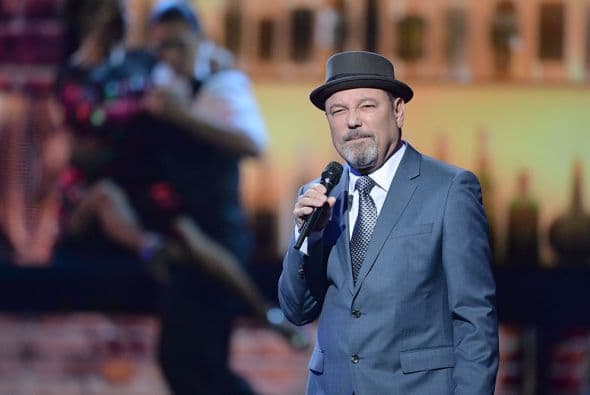 Rubén Blades además de maestro de la salsa interpreta a uno de los sobrevivientes de la serie 
<i>Fear The Walking Dead</i>.