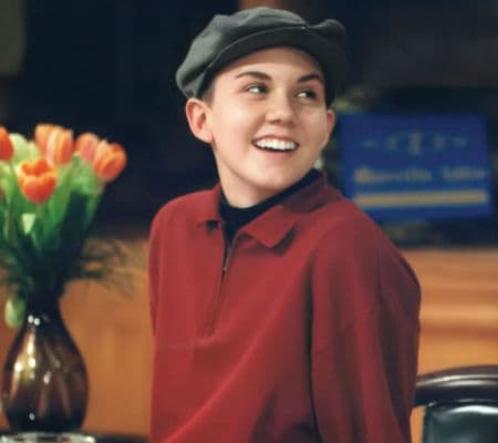 Situación que le trae divertidos embrollos que tiene que resolver.