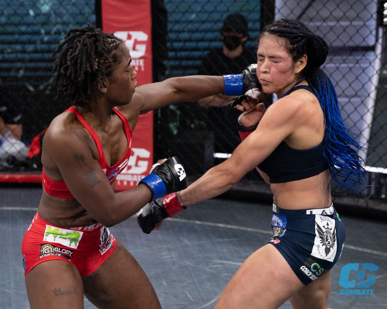 Chantel Coates aulló más fuerte que 'La Loba' en Combate Global