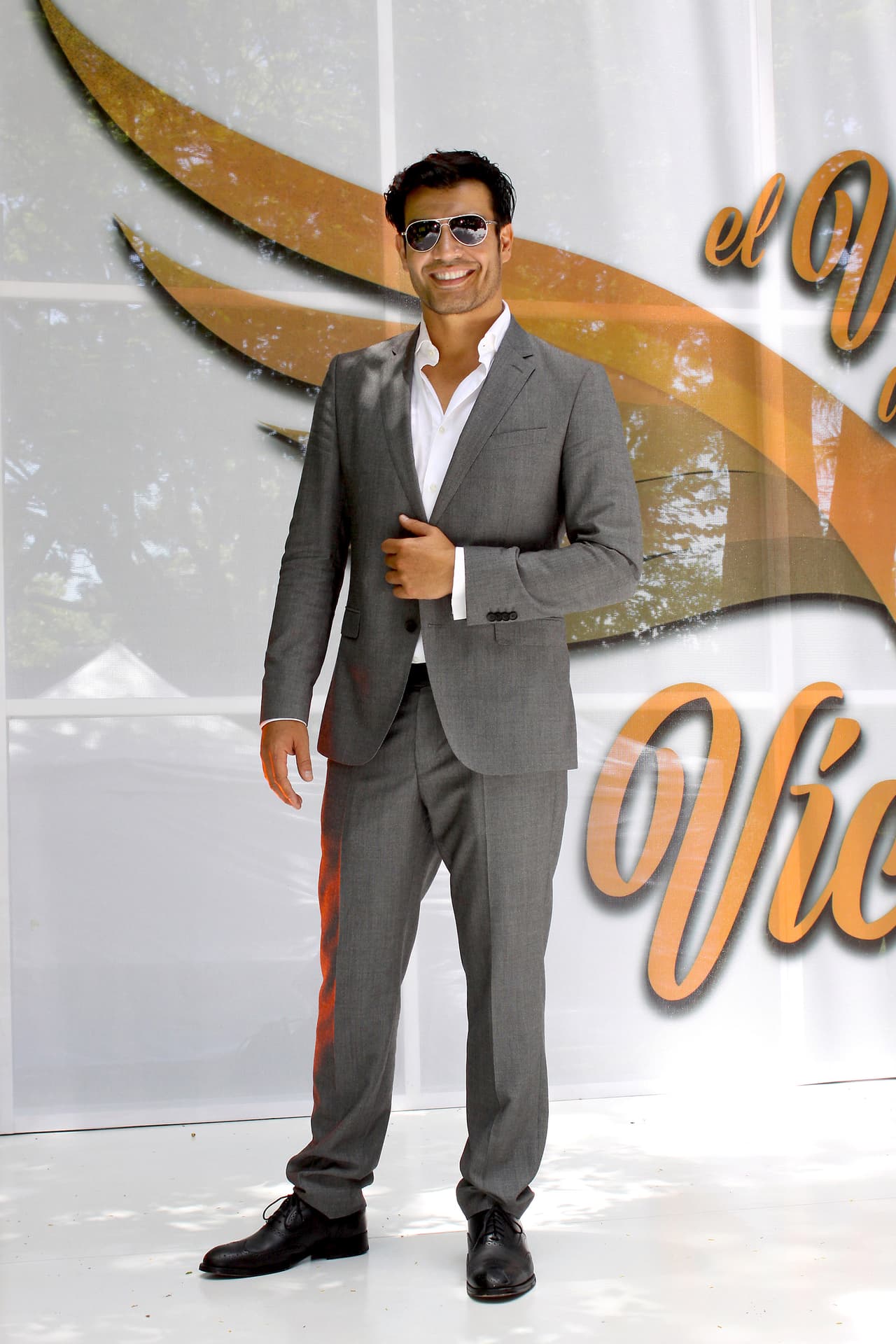 <b><a href="http://www.univision.com/temas/andres-palacios">Andrés Palacios</a></b> se integró al melodrama tras la sorpresiva salida de 
<b><a href="http://www.univision.com/temas/pablo-montero">Pablo Montero</a></b>, a pesar de haber terminado días antes las grabaciones de 
<b><a href="http://www.univision.com/novelas/el-bienamado">'El Bienamado'</a></b>.