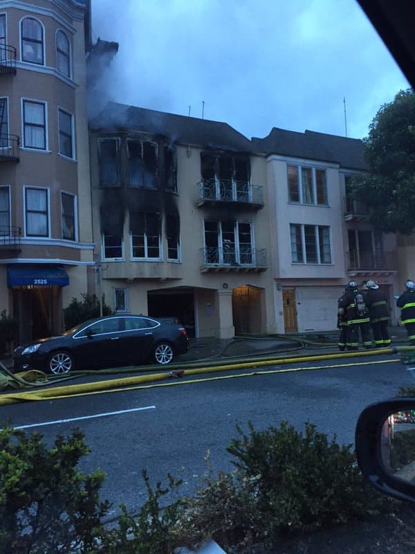 Se registra incendio en el distrito Marina de San Francisco