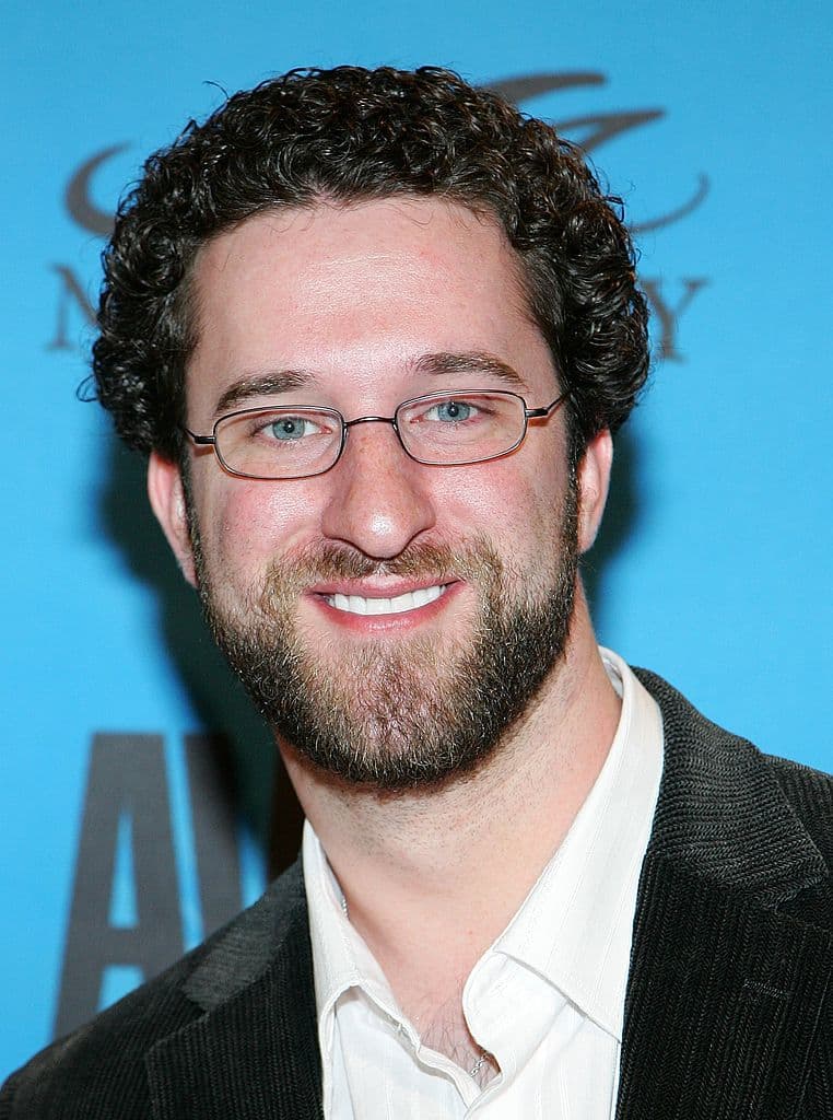 En enero, Dustin Diamond fue diagnosticado con 
<b>carcinoma de células pequeñas en etapa cuatro</b>, a pesar de que el actor aseguró que nunca había fumado cigarrillos.
<br>