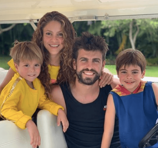 Este ‘gap’ entre los dos realmente no es algo que impacte su relación, ya que llevan más de una década juntos. Además, son padres de dos hijos, Milán y Sasha.