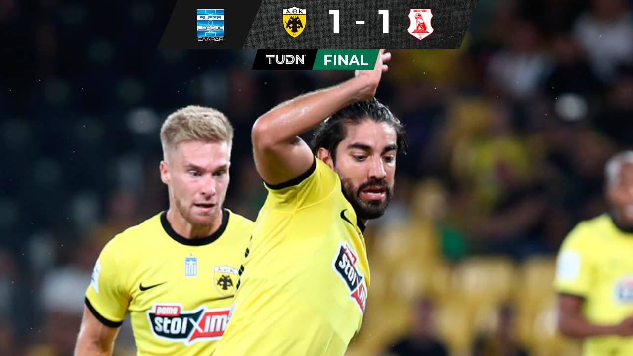Pizarro brilla con AEK al provocar dos penales en debut de la Superliga