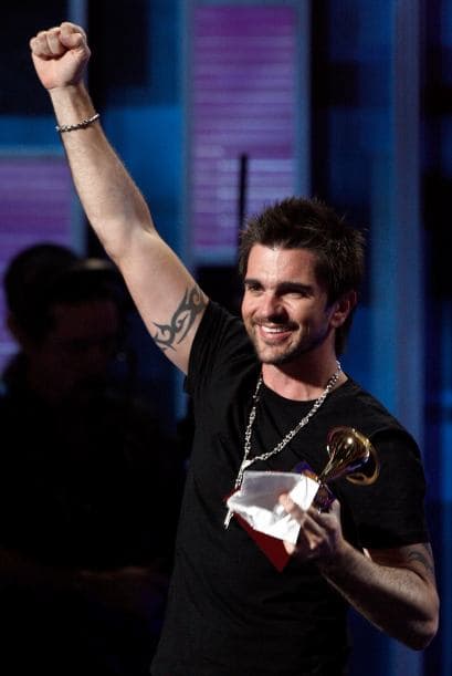 Pero en 2009 le tocó a Juanes este triunfo, gracias a su tema titiulado 'Me Enamora'.