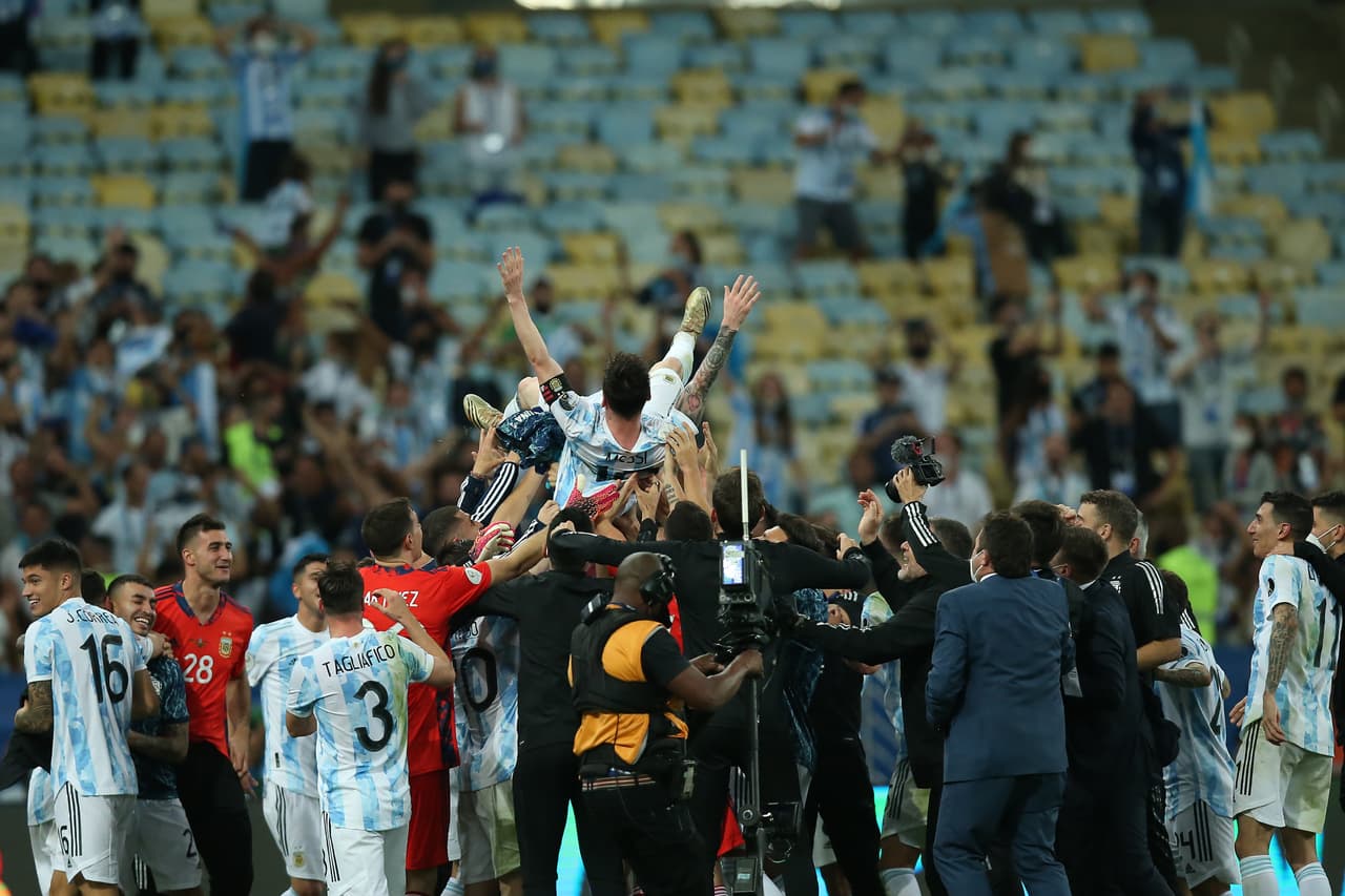 Solo cuatro jugadores vistieron más la camiseta de Argentina que Di María: Lionel Messi, Javier Mascherano, Javier Zanetti y Roberto Ayala.