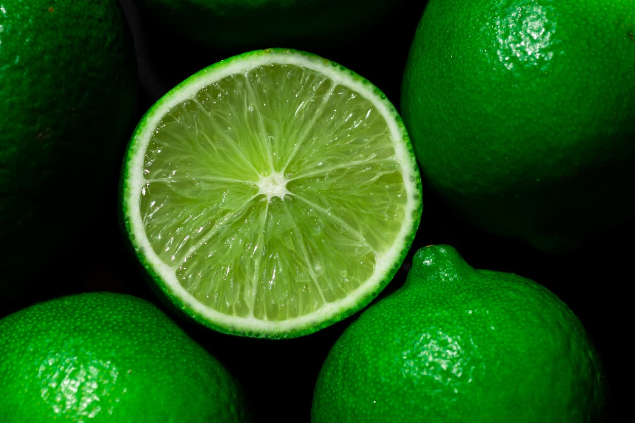 Limões ajudam na limpeza