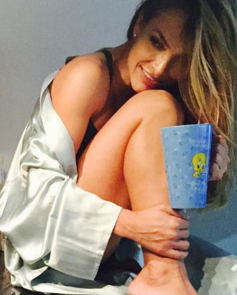 "La belleza en su máxima expresión", "Tuve el gusto de conocerte y en vivo eres más hermosa" y "Qué deslumbrante", son algunos de los comentarios que sus seguidores le dejan debajo de cada foto.