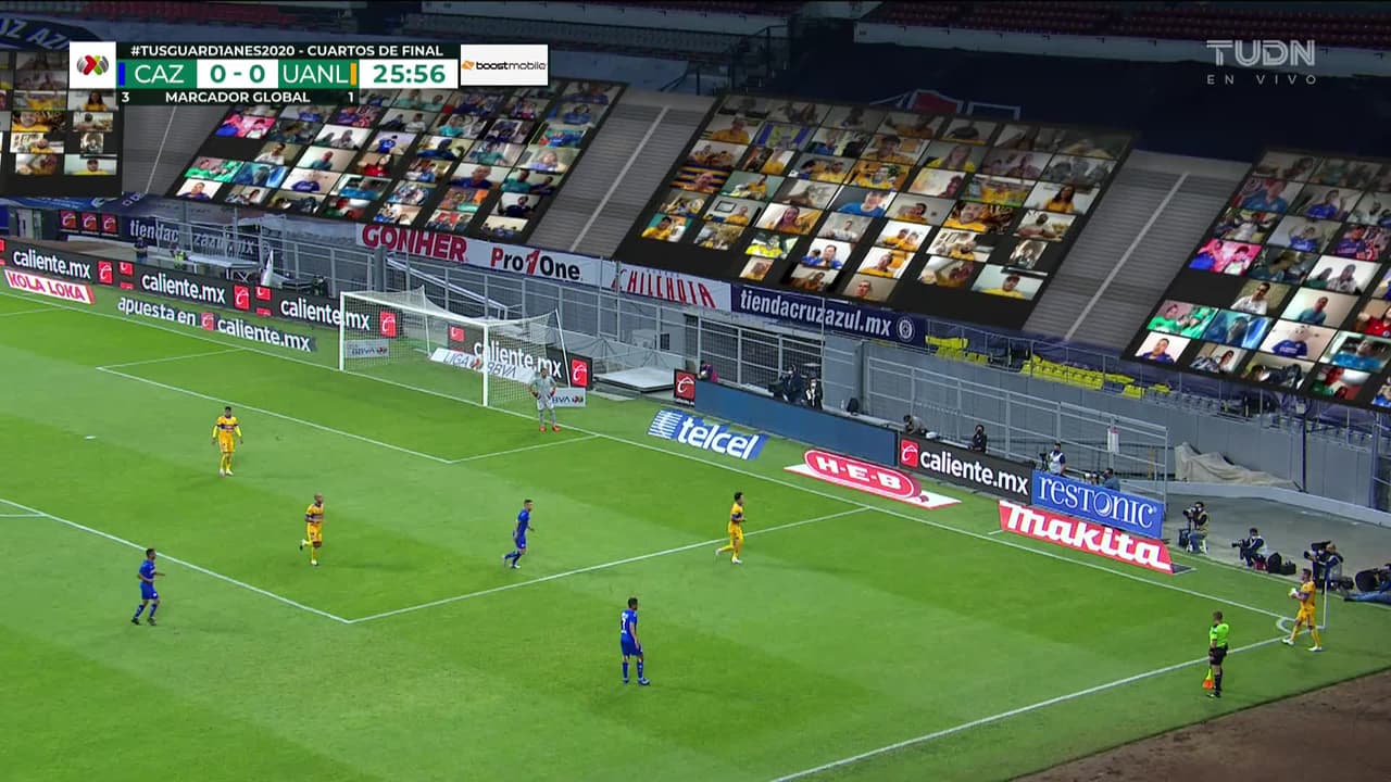 ¡TIRO ATAJADO! disparo por Elias Hernandez.