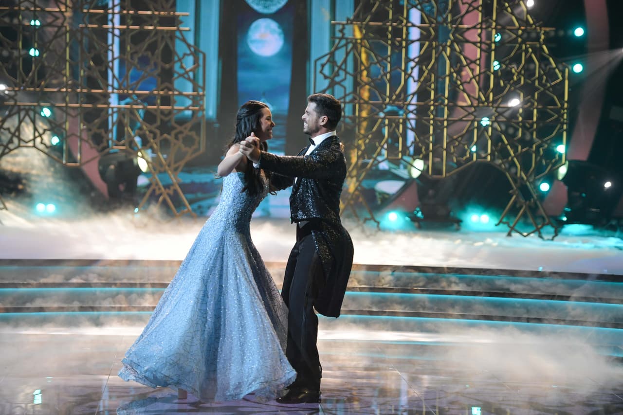 Y es que el actor sabe lo importante que es para los hijos tener cerca a sus padres, por lo que él adoptó a Alexandra "con todo el amor del mundo".