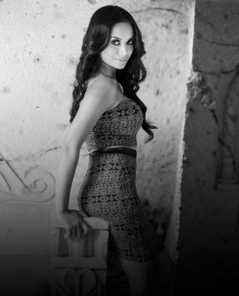 Ahora es una guapa mujer que también quiere ser una famosa cantante.