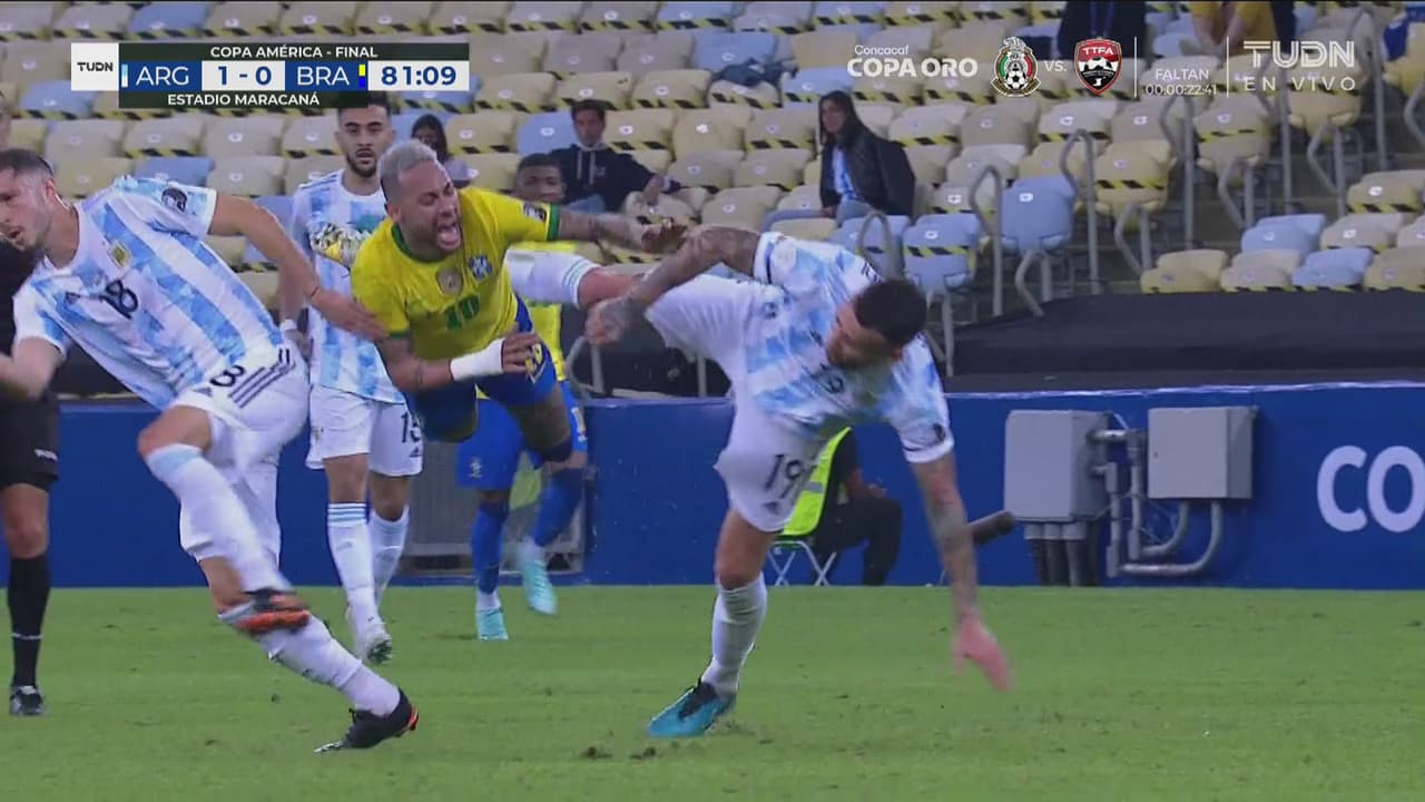 ¡Comienzan los empujones! Hay una pequeña bronca en Brasil y Argentina