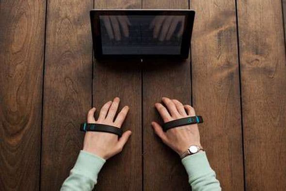 Air Type, la pulsera para escribir sin teclado