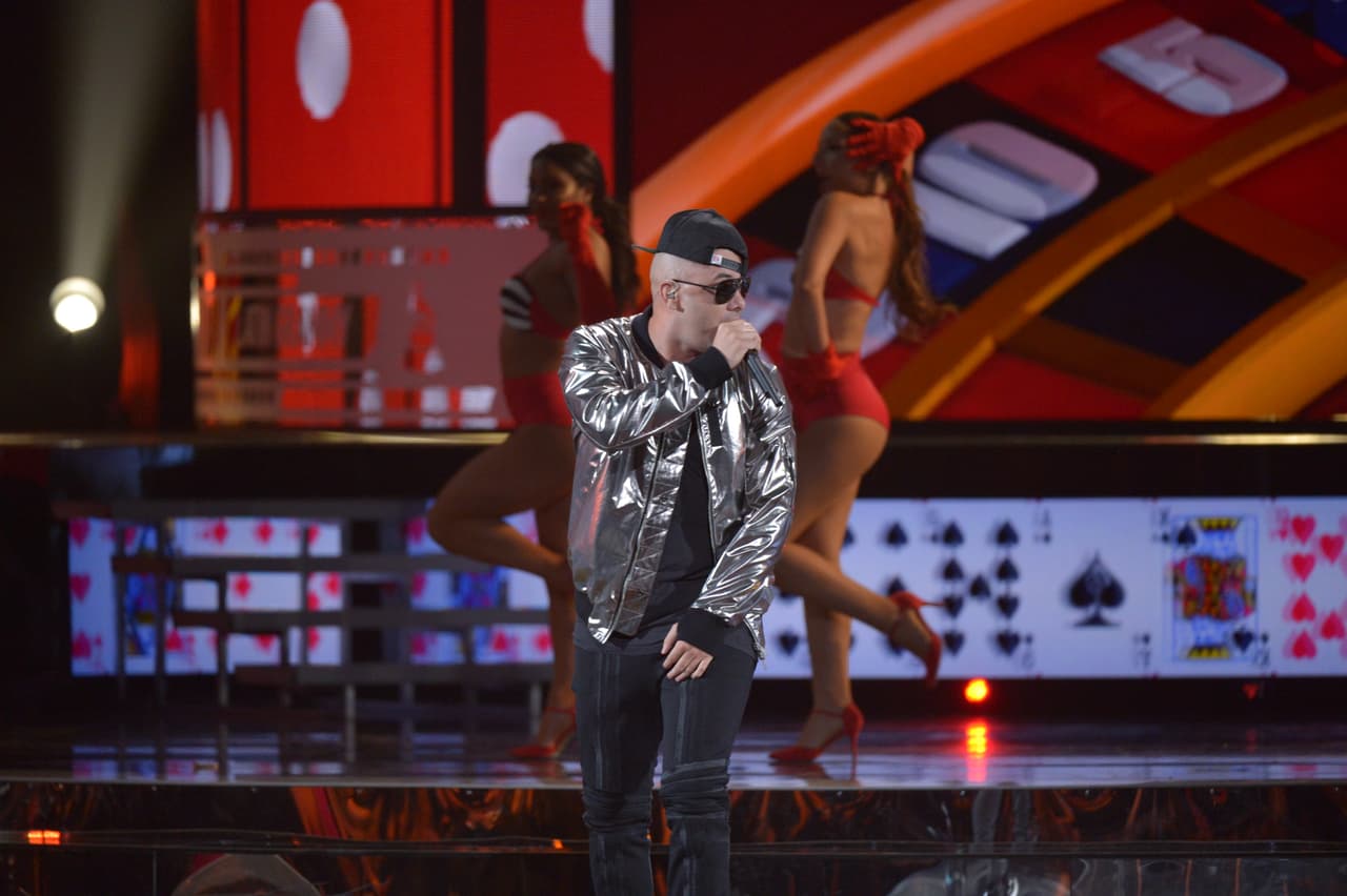 Este ídolo hizo su aparición para sorprender con la majestuosa colaboración que hizo sobre el escenario.