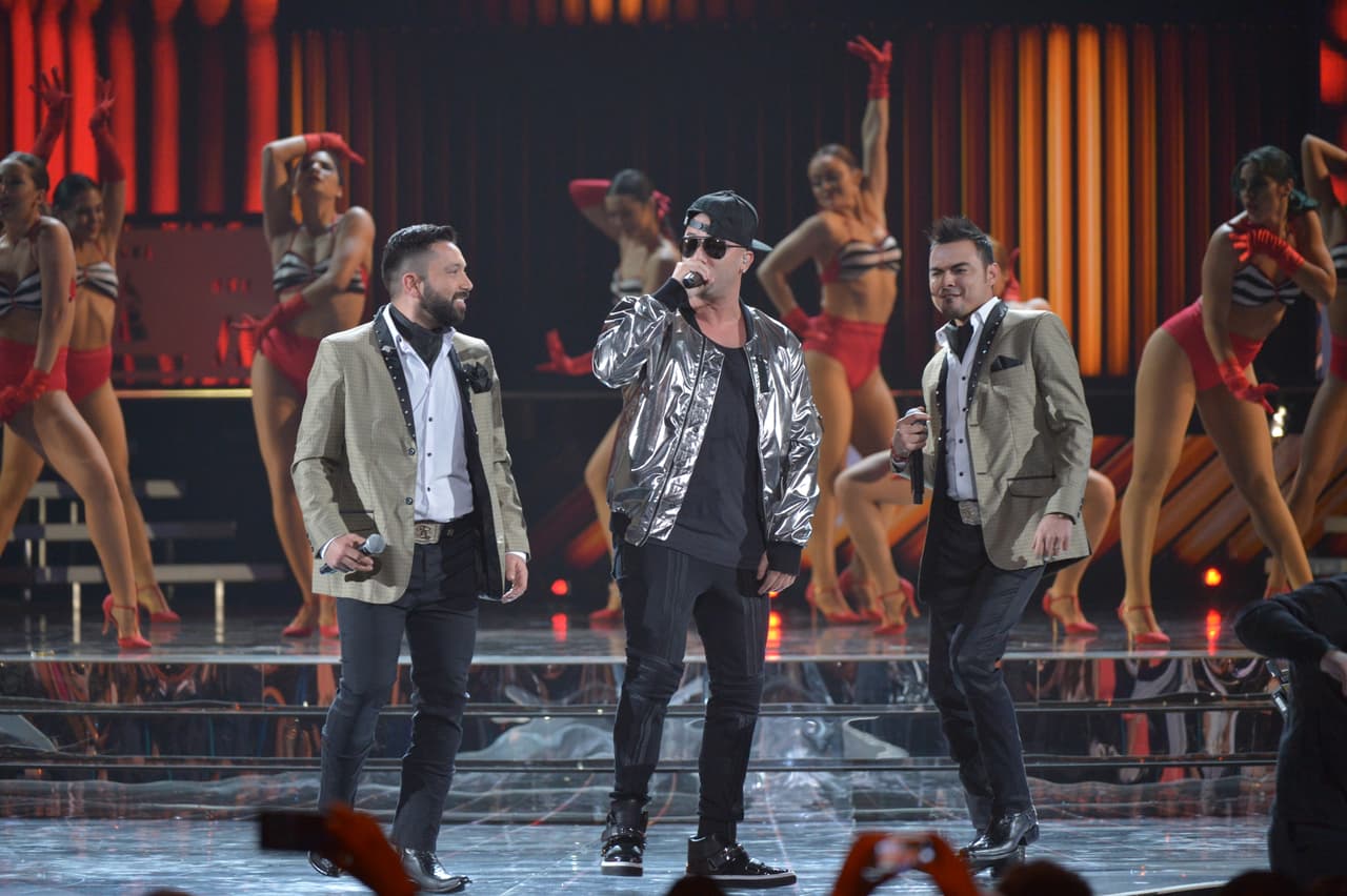 Wisin cantó nada más y nada menos que con Banda El Recodo.