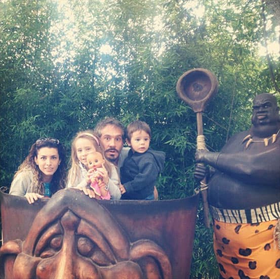 Y confesó que le gustaría ser cantante, modelo y diseñadora de modas, ¡ah pero eso sí!, para nada le gustaría seguir los pasos de su padre en la actuación.