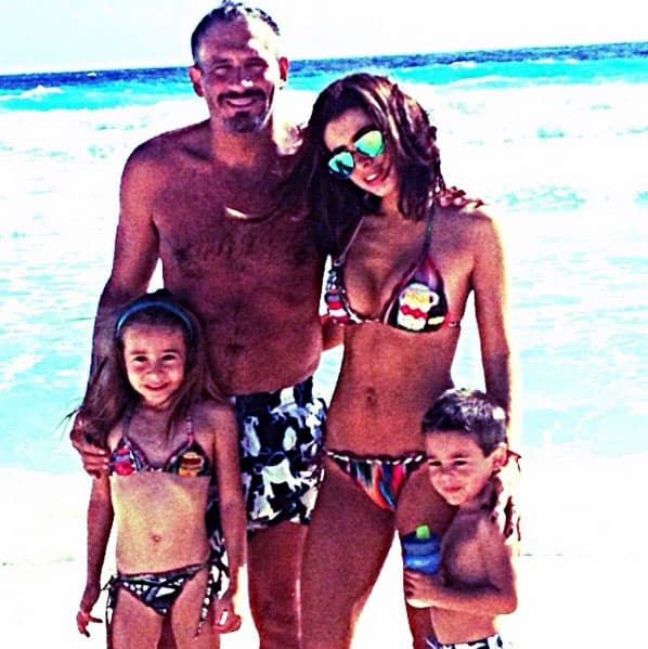 Ambos comparten fotos de sus momentos familiares en las redes sociales.