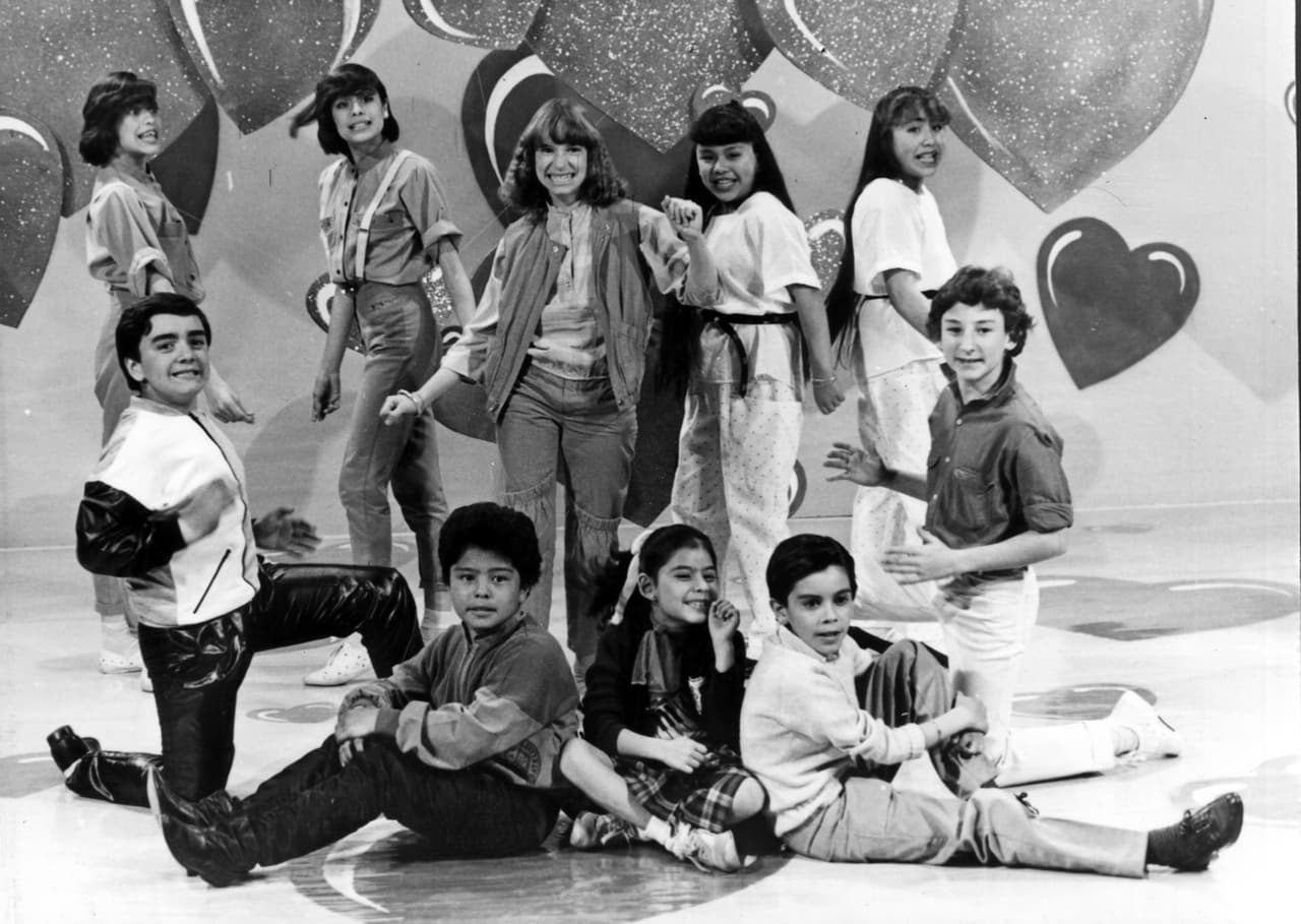 'Chiquilladas' fue un exitoso show mexicano que era protagonizado por talentosos niños que actuaban, cantaban y hacían imitaciones. Se estrenó en 1982 y contaba con la participación de estrellas infantiles como Lucero, Ginny Hoffman, Carlos Espejel y Rosaura Pérez, entre otros.