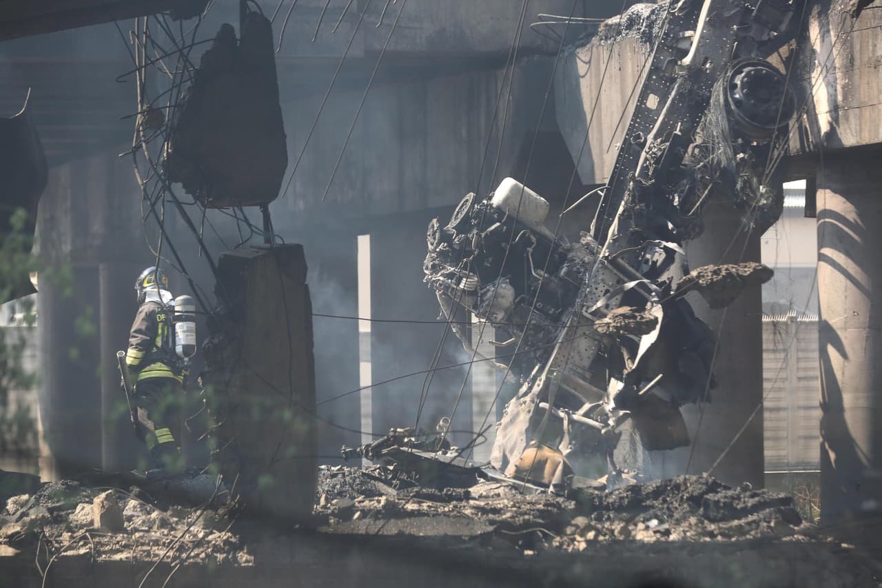 Entre los heridos hay varios policías y carabineros que estaban en el lugar regulando el tráfico debido a un incidente previo. Muchos de los heridos fueron derivados a hospitales de la zona especializados debido a quemaduras entre primer y tercer grado.