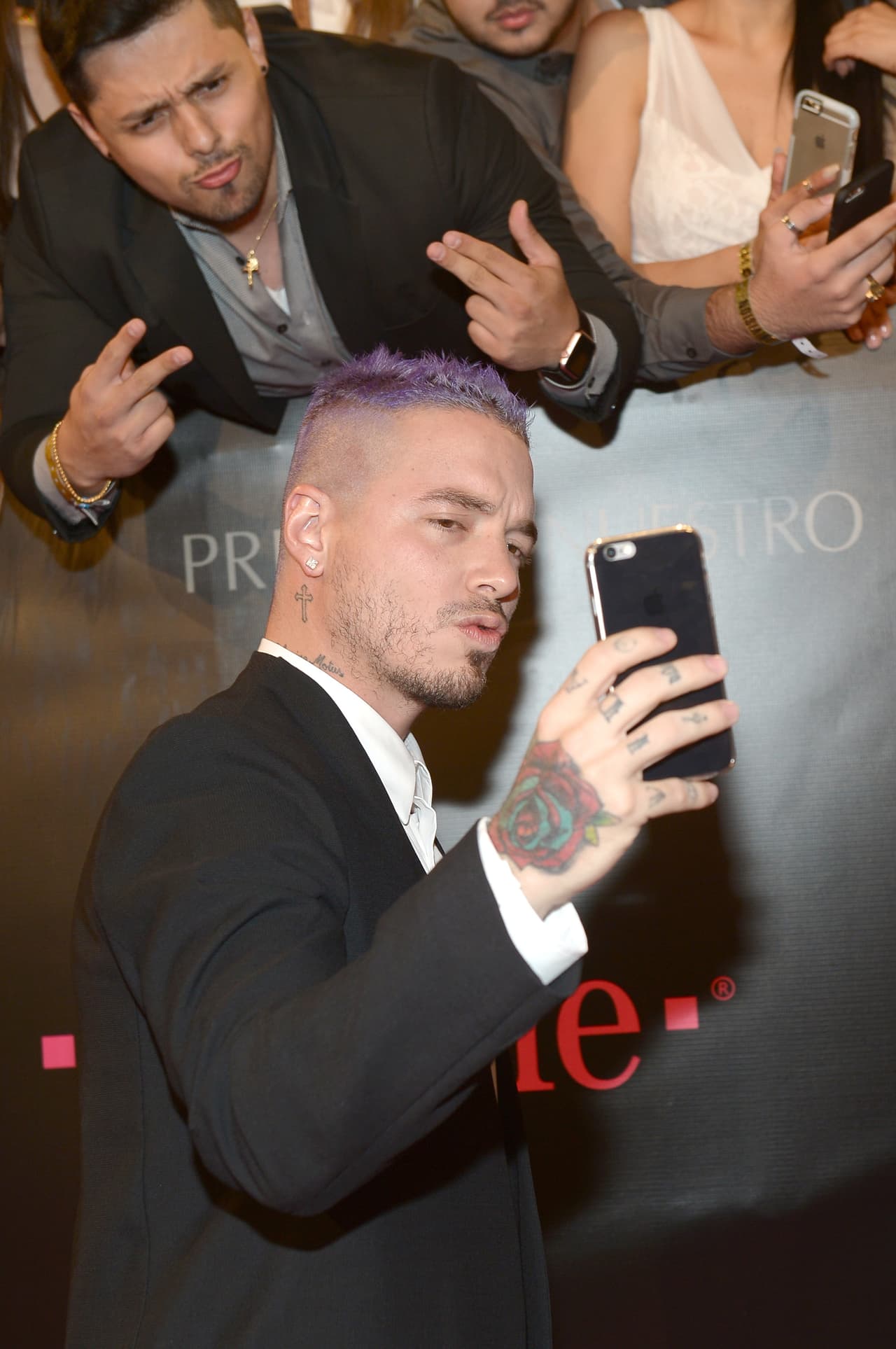 ¿Te gusta el nuevo look del cantante?